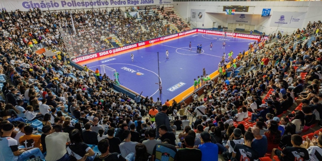 Teresópolis celebra presença de grande público em jogos de futsal do Vasco da Gama no Ginásio ‘Pedrão’