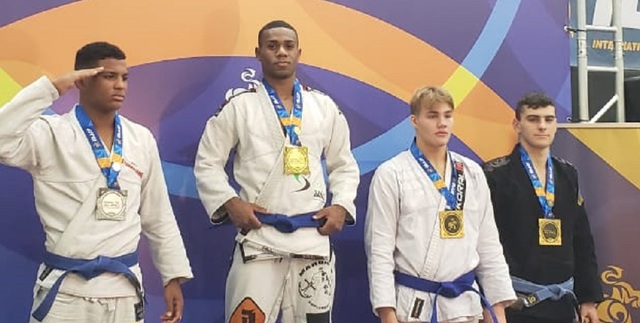 Lutador de Jiu-Jitsu de BC conquista ouro em Campeonato na Espanha