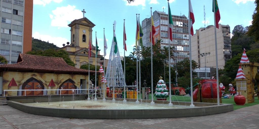 Vila do Noel terá horário especial nos dias de teatro e desfile de Natal