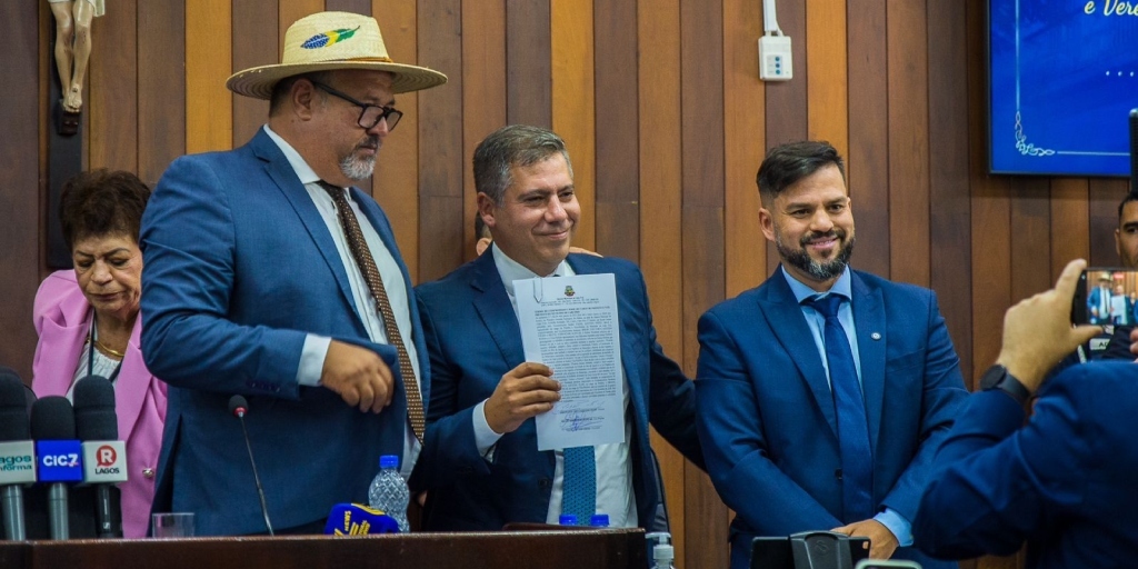 Dr. Serginho (PL) toma posse em Cabo Frio e promete ordenar a cidade;  Câmara define nova Mesa Diretora