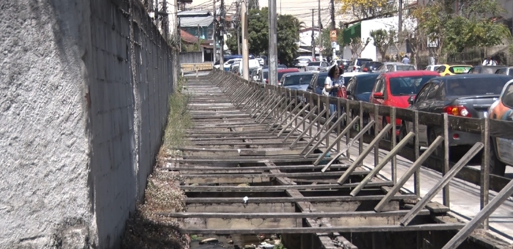 Madeiras foram retiradas do deck para que população não passe pelo local 