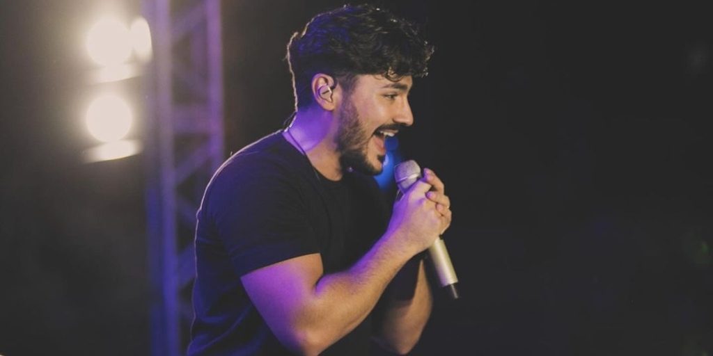 Cantor Thiago Brado tem sucessos nas músicas católicas