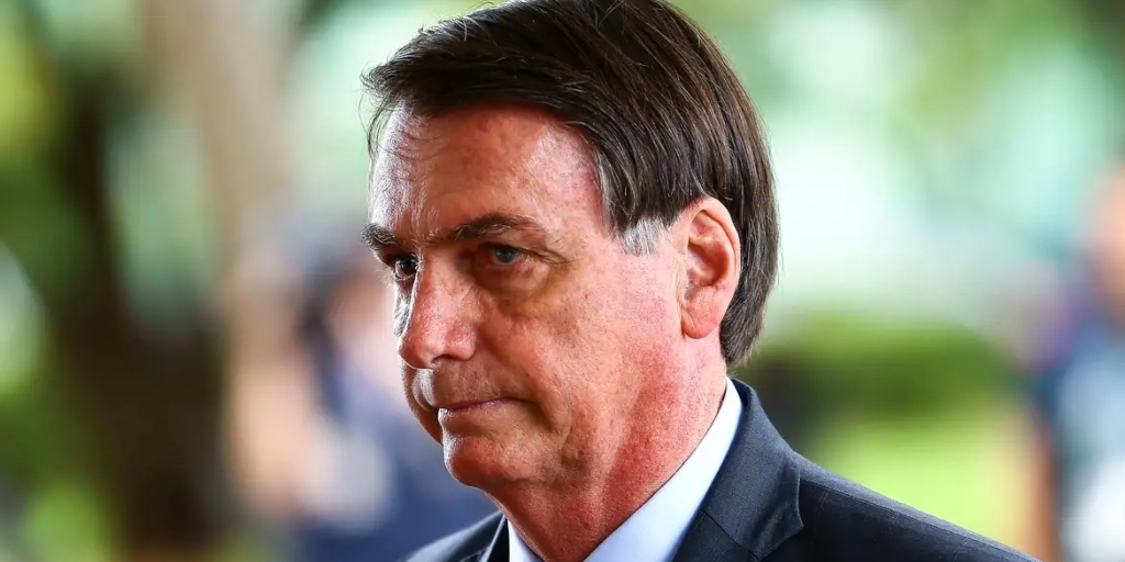 Ex-presidente Bolsonaro e mais 33 pessoas são denunciadas ao STF por atentado contra a democracia