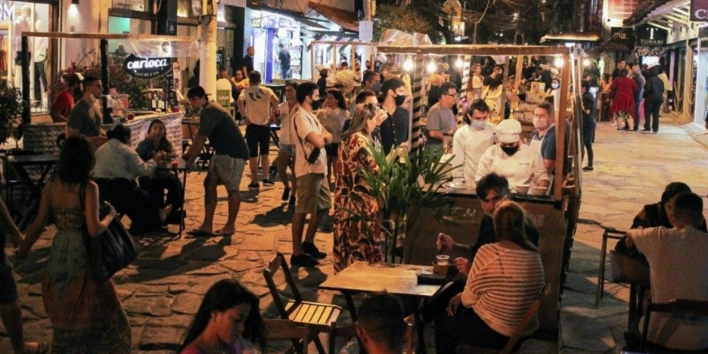 Praça dos Ossos será especialmente decorada e contará com um espaço dedicado para crianças