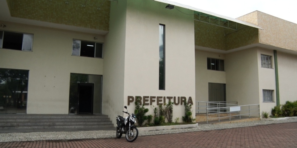 Justiça determina que Prefeitura de Cabo Frio rescinda contratos temporários e comissionados