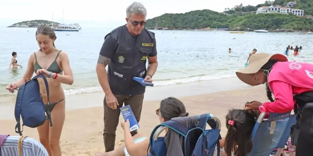 Procon de Búzios notifica estabelecimento por cobrar R$ 300 de consumação mínima em praia