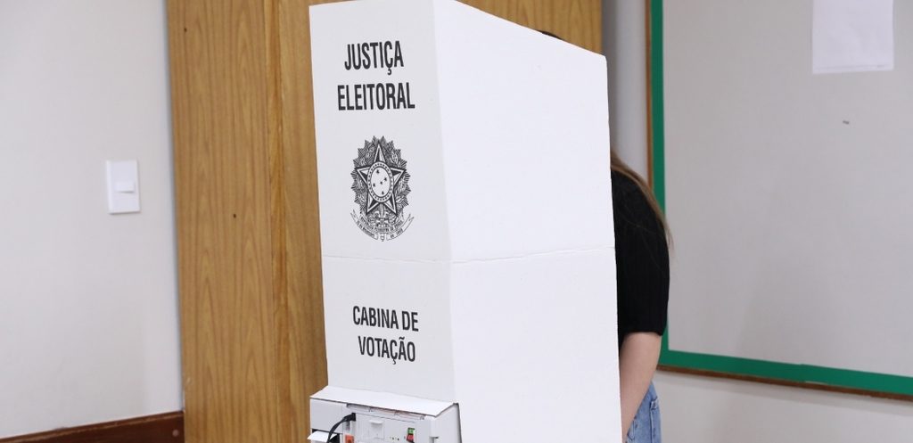 Eleições 2024: entenda as diferenças dos sistemas de votos para eleger prefeito e vereadores 