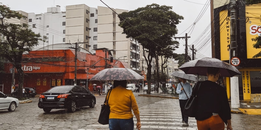 Friburgo e Teresópolis registram ocorrências devido às chuvas que atingem a Região Serrana