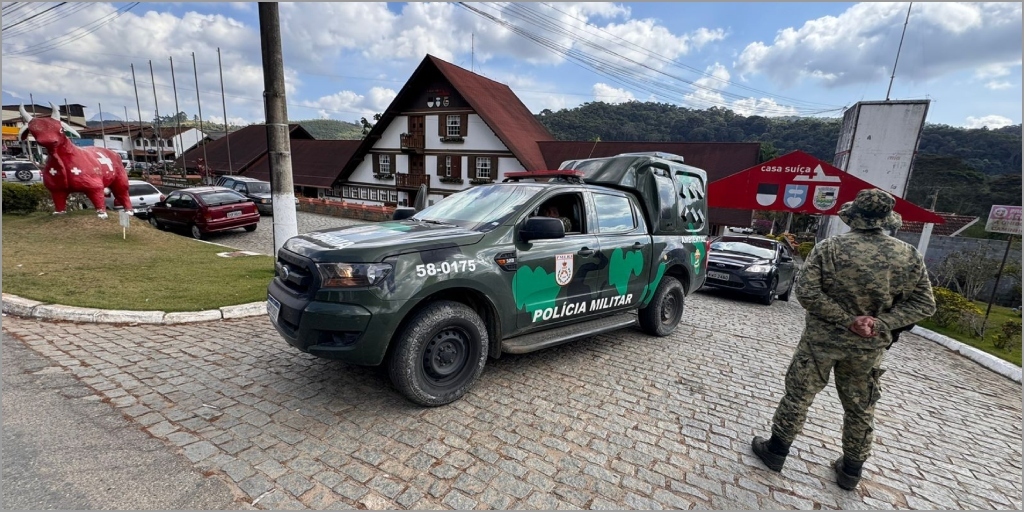 Queijaria Suíça, em Friburgo, é autuada por falta de alvará e licença ambiental após flagrante de despejo irregular em rio