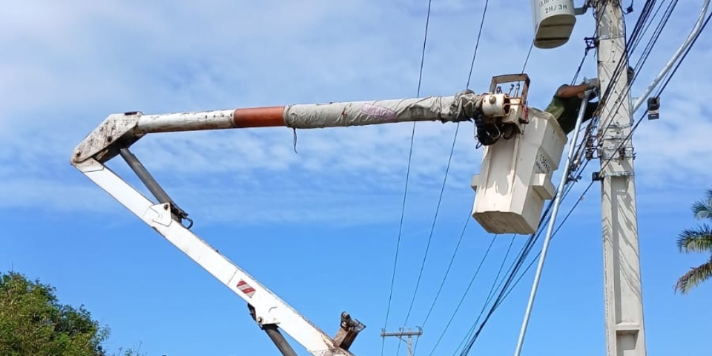 Arraial do Cabo, Búzios e Cabo Frio enfrentam falta de energia elétrica quase dois dias após forte temporal