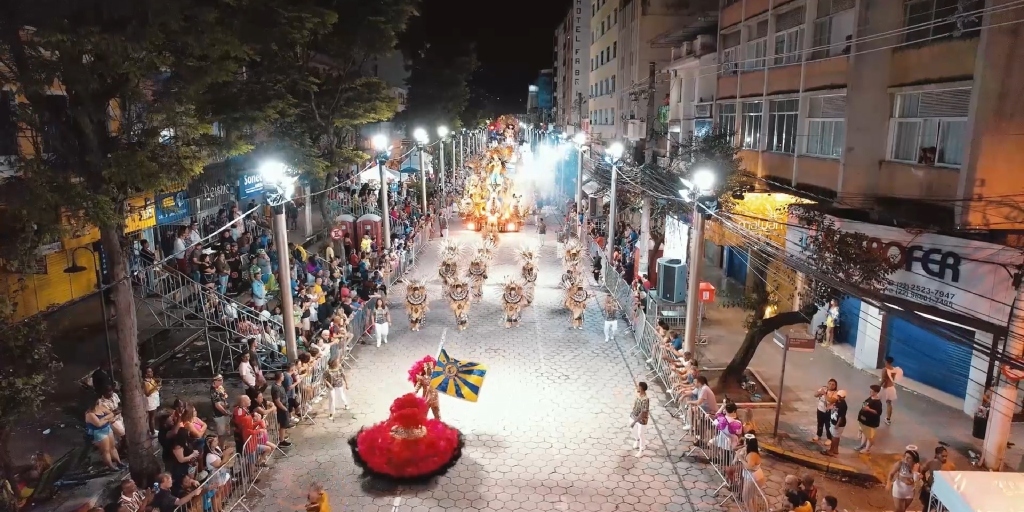 Bicampeã do Grupo A, Globo de Ouro é a última a desfilar no sábado de Carnaval em Nova Friburgo