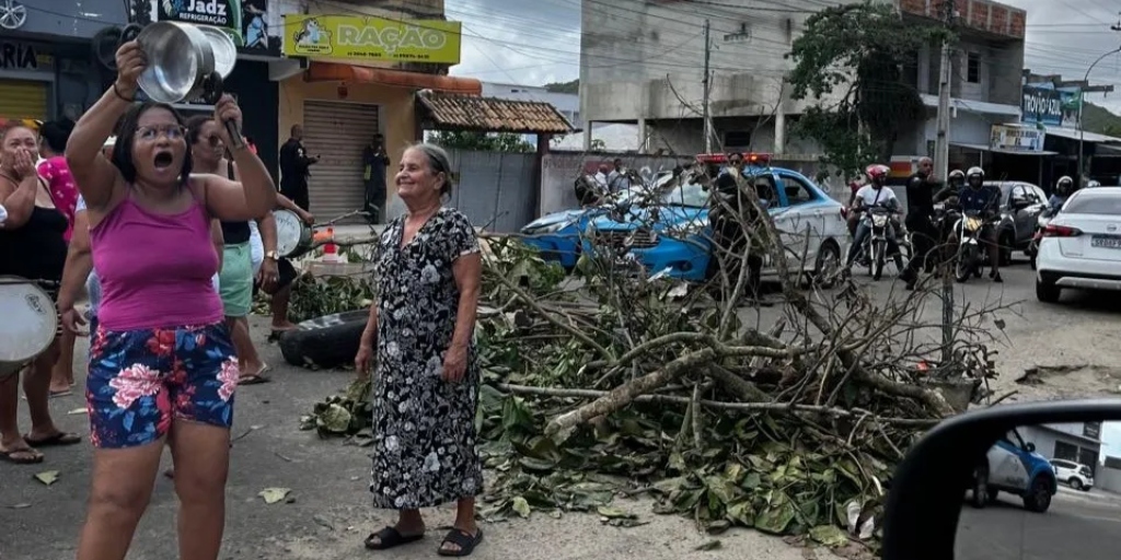 Cabo Frio e Búzios tiveram protestos devido à falta de energia elétrica que dura mais de um dia