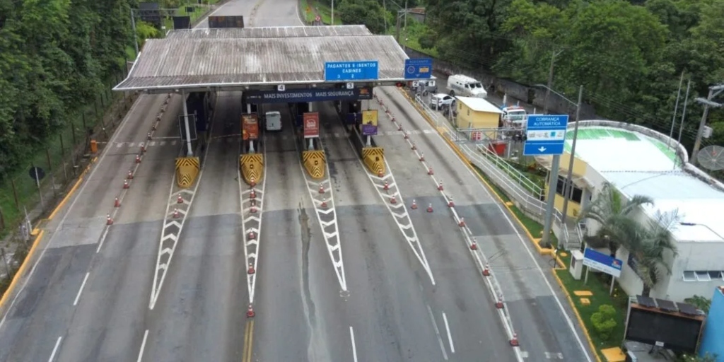 Praça de pedágio que conecta os municípios de Cachoeiras de Macacu e Nova Friburgo