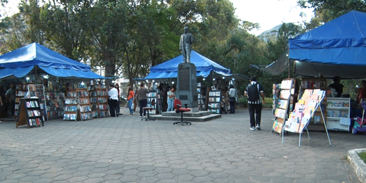 Feira de Livros, em Nova Friburgo, reúne mais de 10 mil exemplares com preços a partir de R$ 2