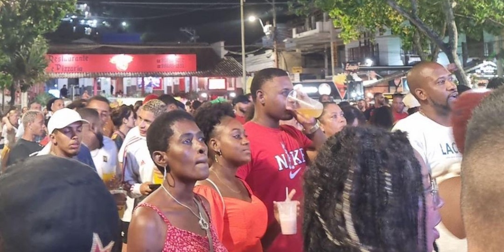 Luta do cabista Pantoja reuniu muitas pessoas em praça de Arraial do Cabo