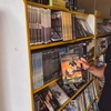 Com quase 30 anos, locadora em Nova Friburgo resiste ao tempo e oferece 4 mil cópias de DVDs